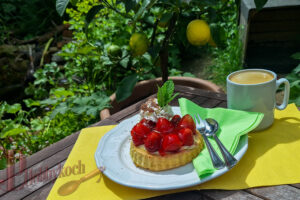 Garten-Erdbeeren treffen Blitz-Biskuit: Sonntag vorgezogen!