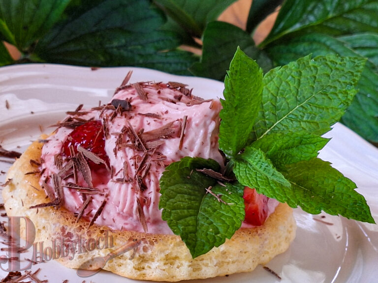 Meine Erdbeer-Joghurt-Sahne-Törtchen!